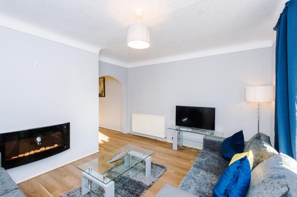 3 Bedroom (5 Beds), 1 Bathroom – Hale Road, Speke, Liverpool