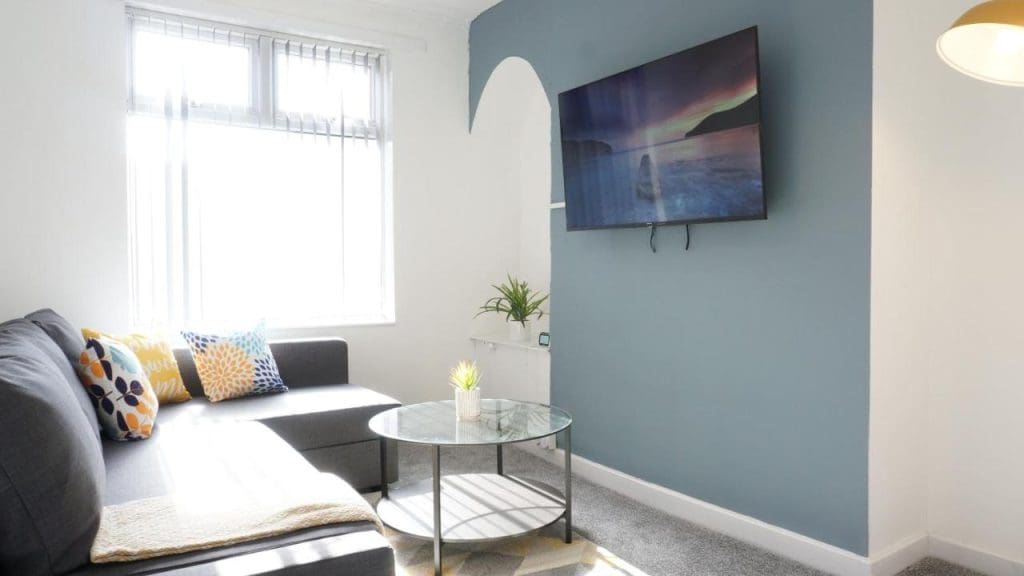 2 Bedroom (4 beds), 1 Bathroom – Stockbridge Street, Liverpool