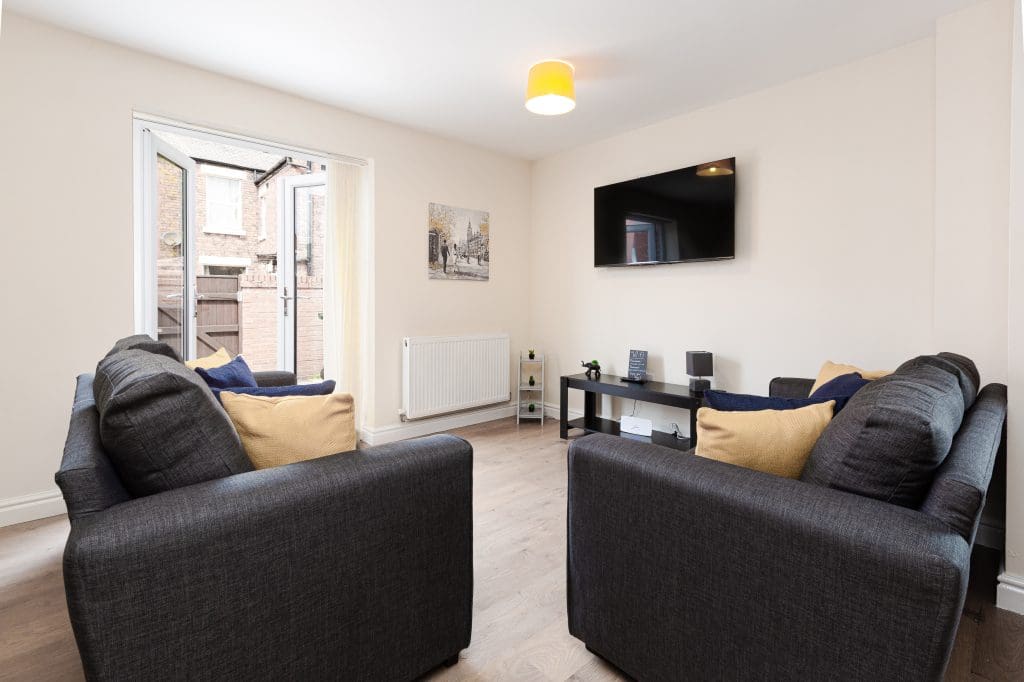 5 Bedroom (7 Beds), 2.5 Bathrooms – Preston, Lancashire, England, UK