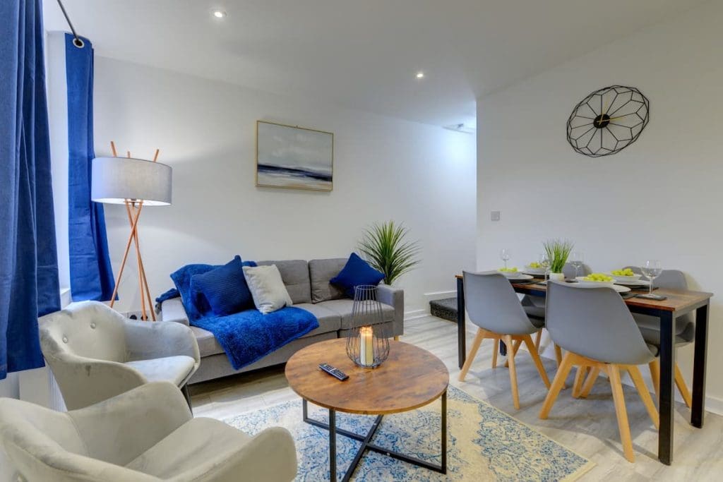 5 Bedroom (7 Beds), 5 Bath – Coventry