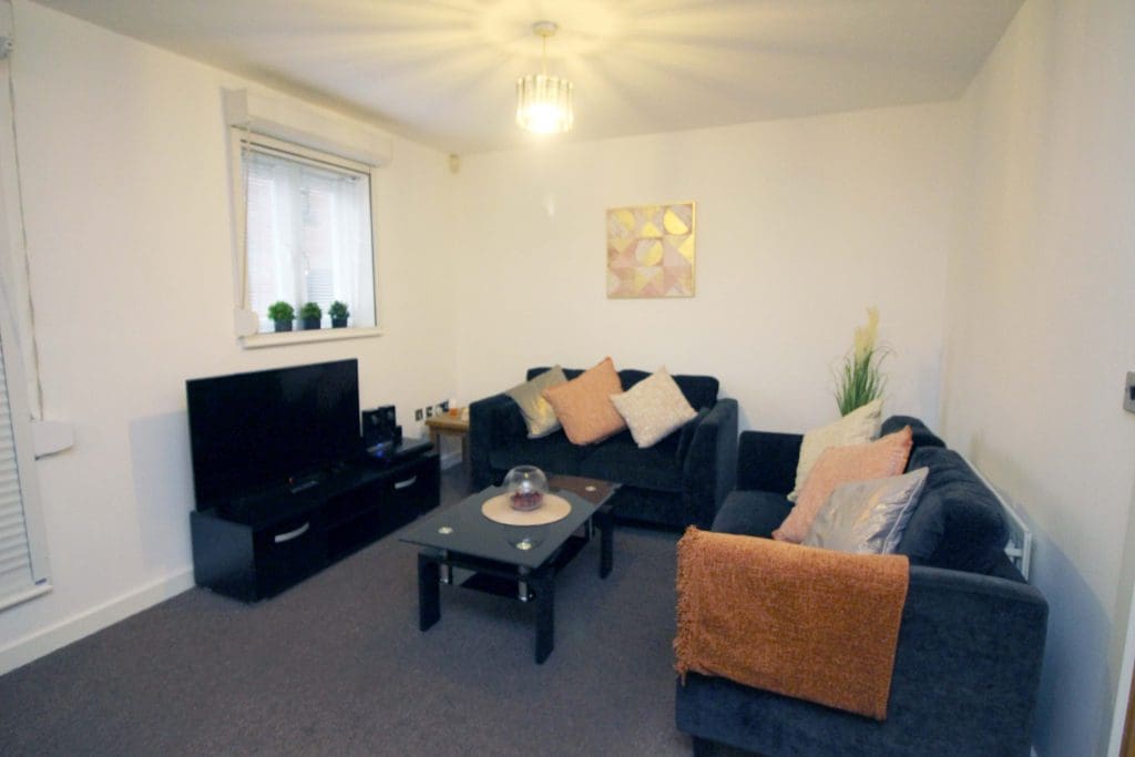 3 Bedroom (4 Beds), 3 Bathroom Apartment – Chester, Cheshire, UK