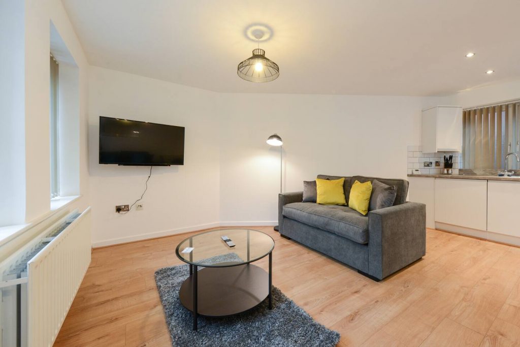 2 Bedroom (4 Beds), 2 Bathroom Apartment Located In Nottingham, Nottinghamshire, England, UK
