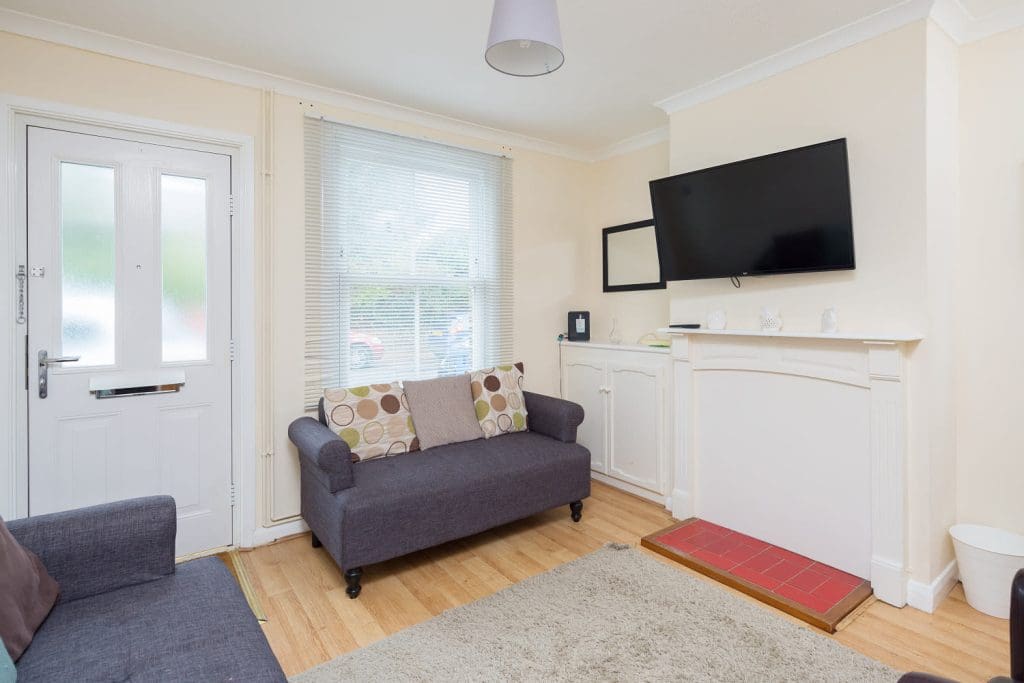 2 Bedroom (4 Beds), 1 Bath – Sittingbourne, Kent, England, UK