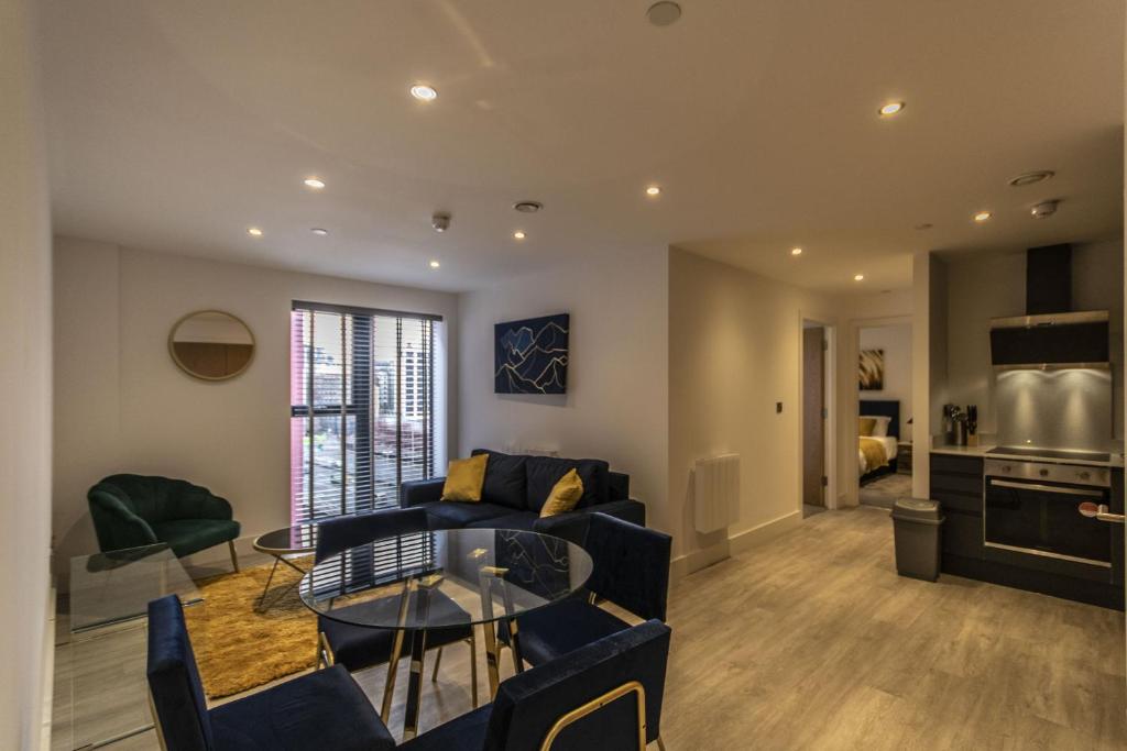 2 Bedrooms (2 Beds), 1 Bath – Birmingham,  West Midlands, England, UK