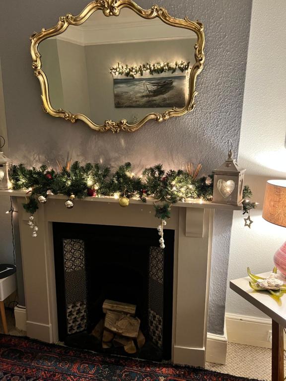 2 Bedrooms (2 Beds), 1 Bath – Exmouth,  Devon, England, UK