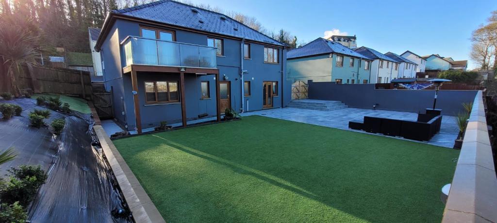 1 Bedrooms (1 Beds), 3 Bath – Pembrokeshire,  Wales, UK