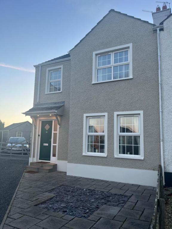 3 Bedrooms (3 Beds), 3 Bath – Ballycastle,  County Antrim, Northern Ireland, UK