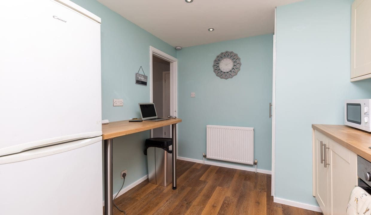 kitchen breakfast bar