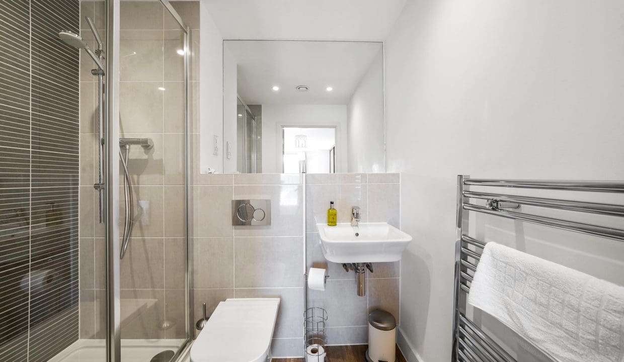 KH 7 - En-Suite Bathroom_OTA