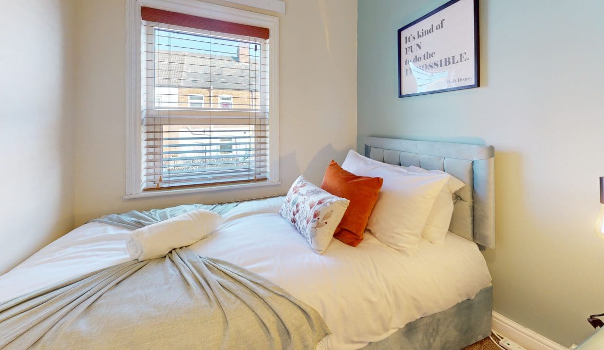 18-Renshaw-St-Bedroom(2)