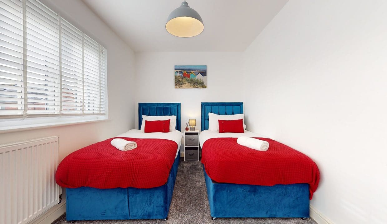 25-Grayling-Ave-10112023_075333