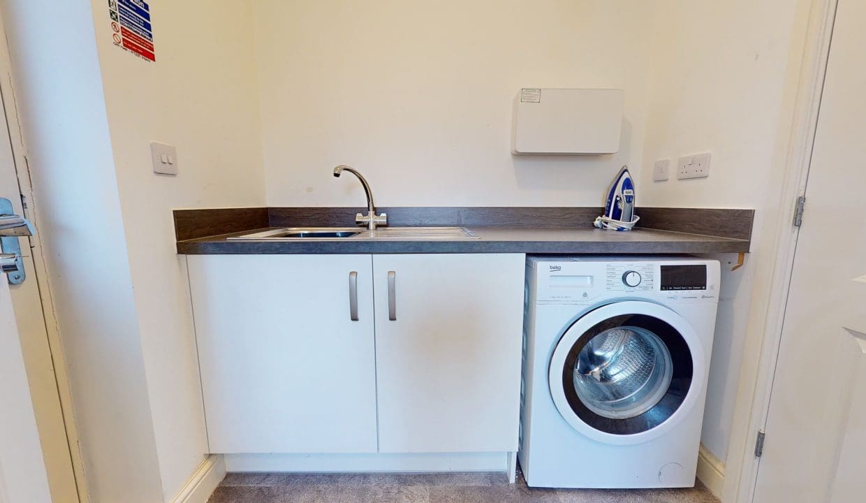 25-Grayling-Ave-10112023_080142