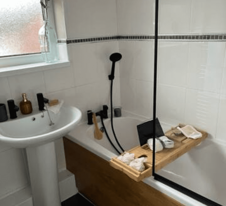 8f182974e2211543f24ce2a72cfd360c36fdff5cd618443cdb39b46b153efb92-232554bcd2_v0_w1024xh0_rDEF[1]