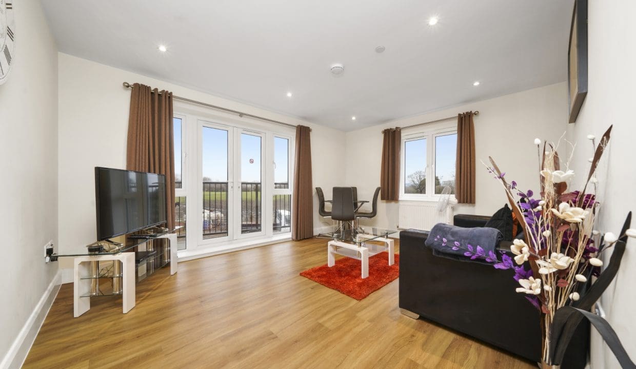 Heathrow Living 8 - Lounge