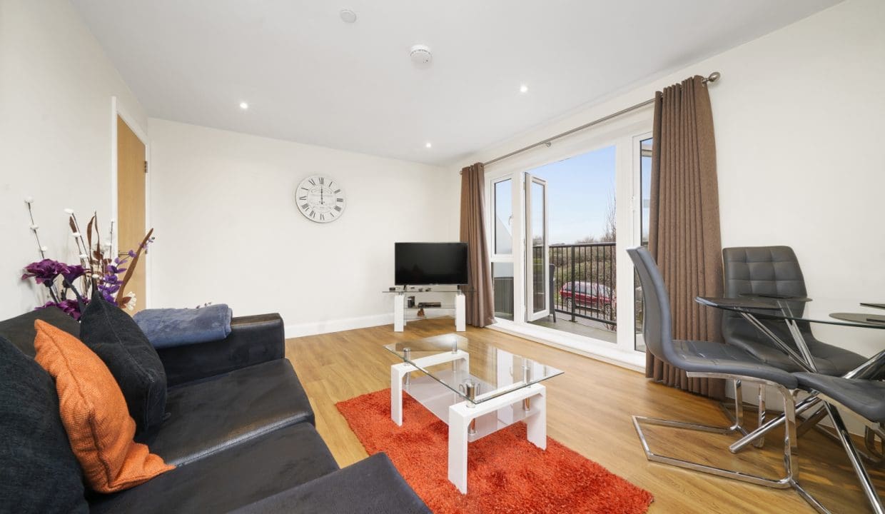 Heathrow Living 8 - Lounge 4