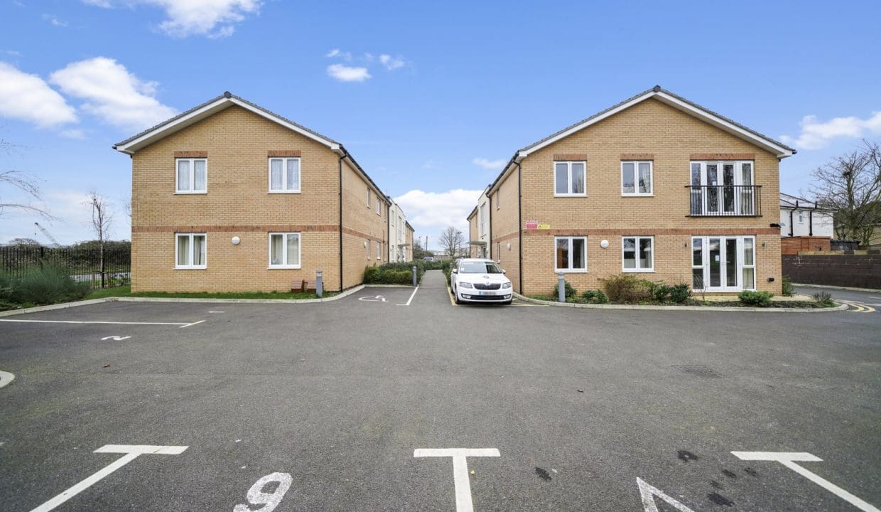 Heathrow Living - External