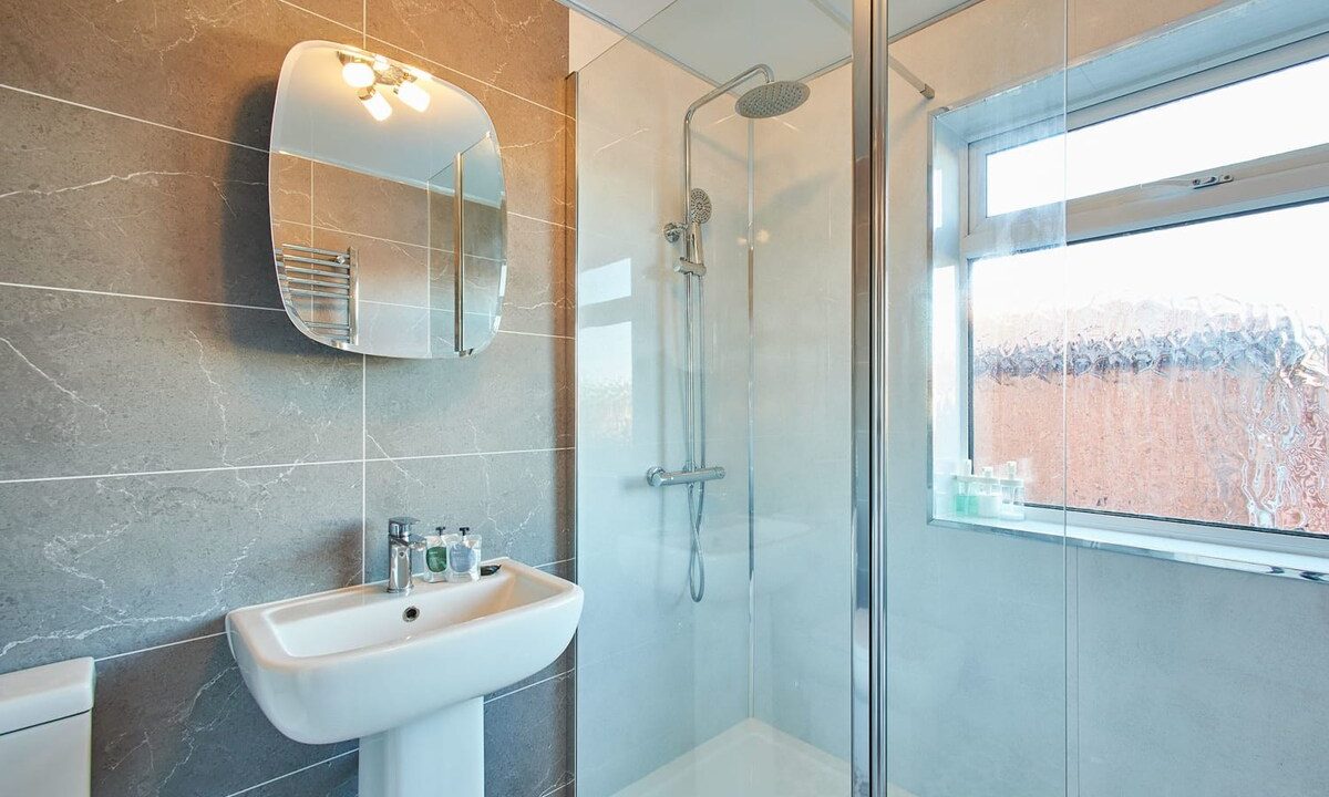 original_1072354110436534414_1823856521[1]