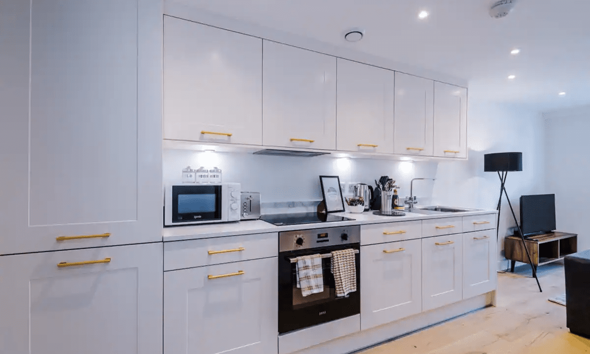 b0b2df09-f13f-4b17-bf0a-5df630daf984