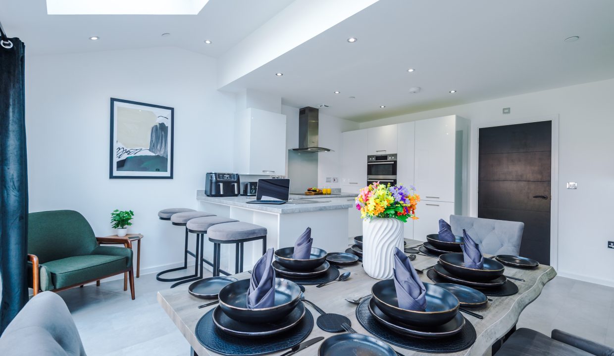 LeopardMothRdNew-100