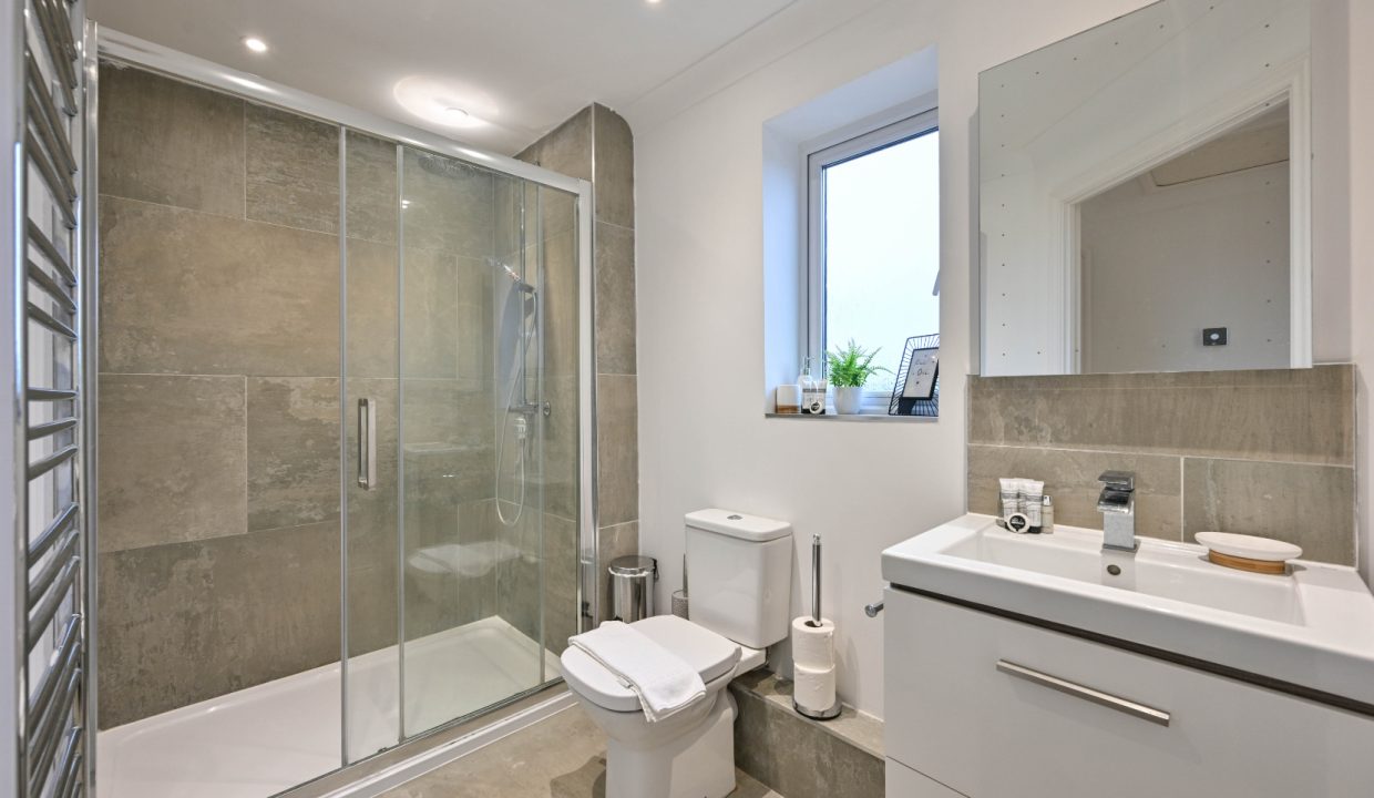 061124 Slipps Close Frome  030