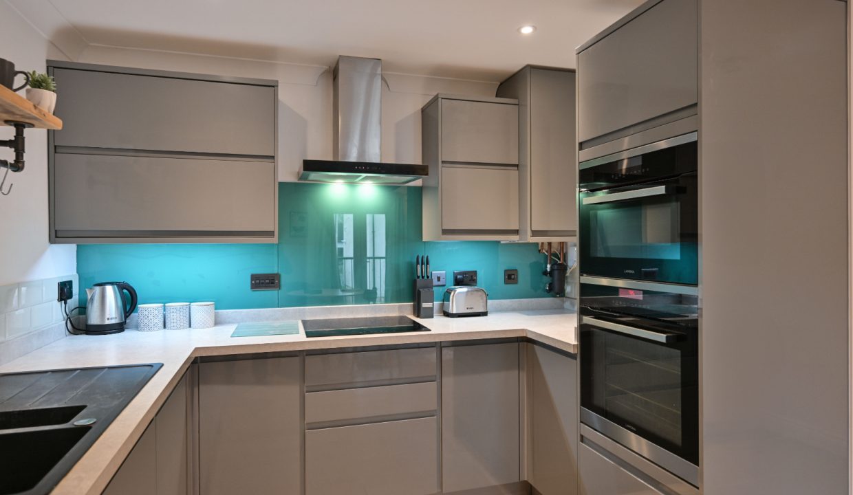 061124 Slipps Close Frome  036