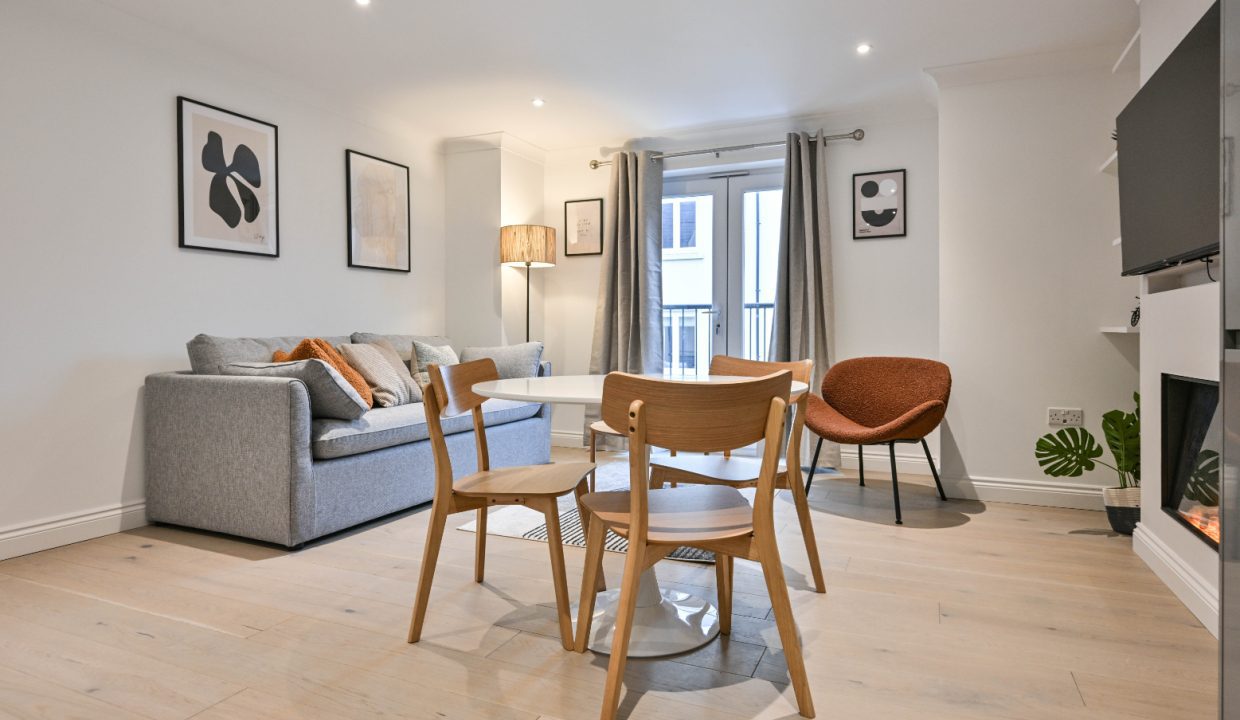 061124 Slipps Close Frome  039