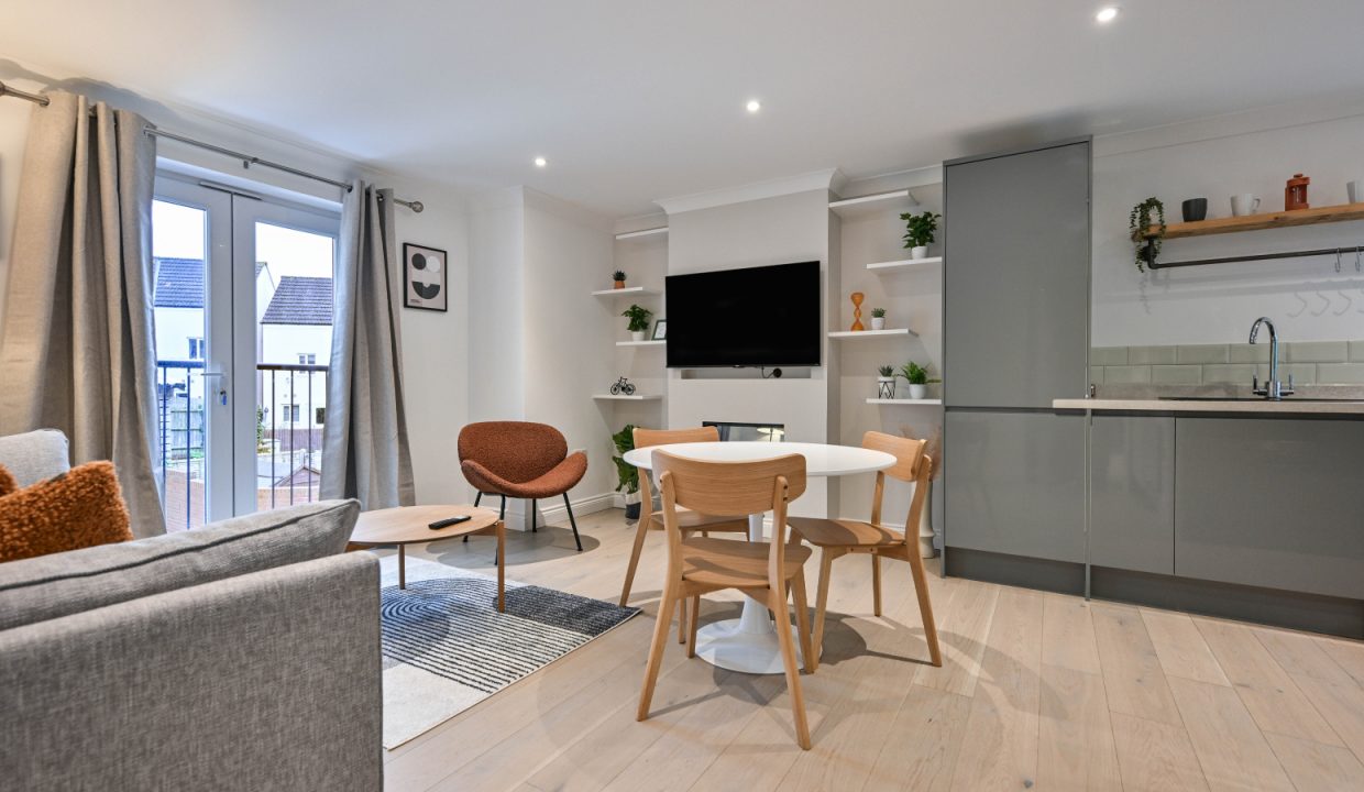 061124 Slipps Close Frome  040