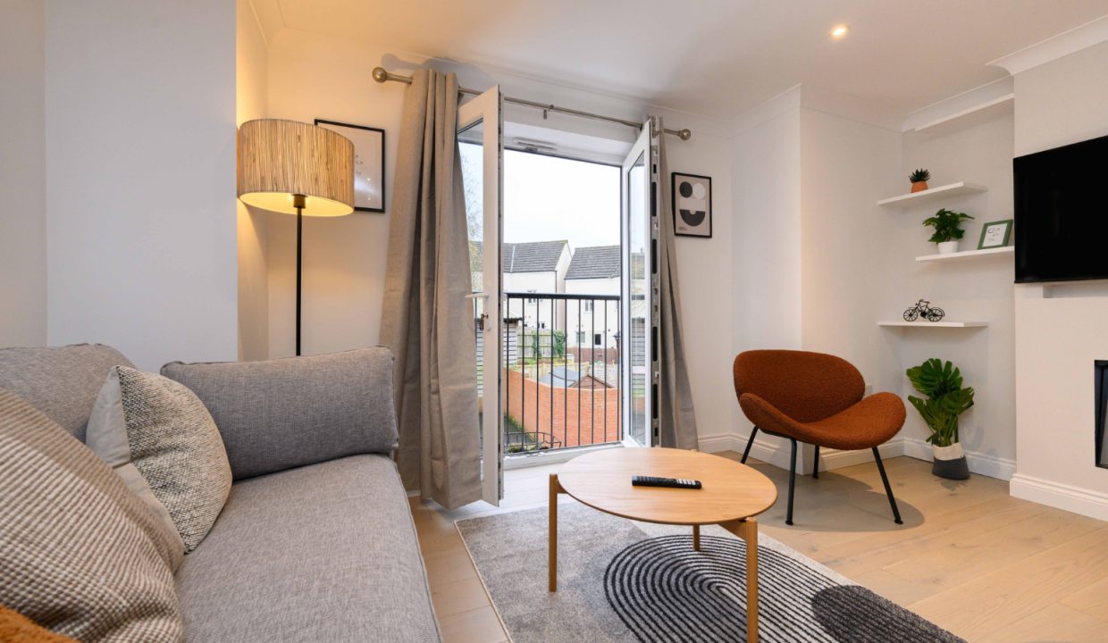 061124 Slipps Close Frome  044