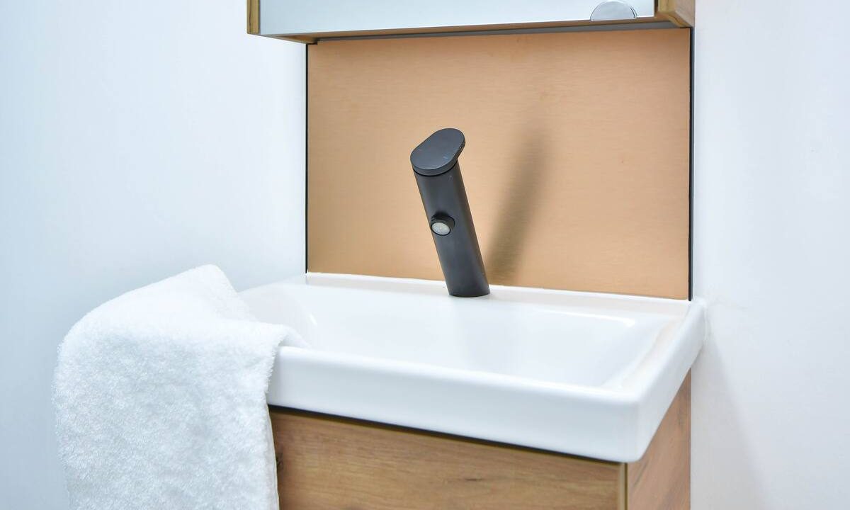 43f2febc-618e-475b-af6d-ff158f61c385