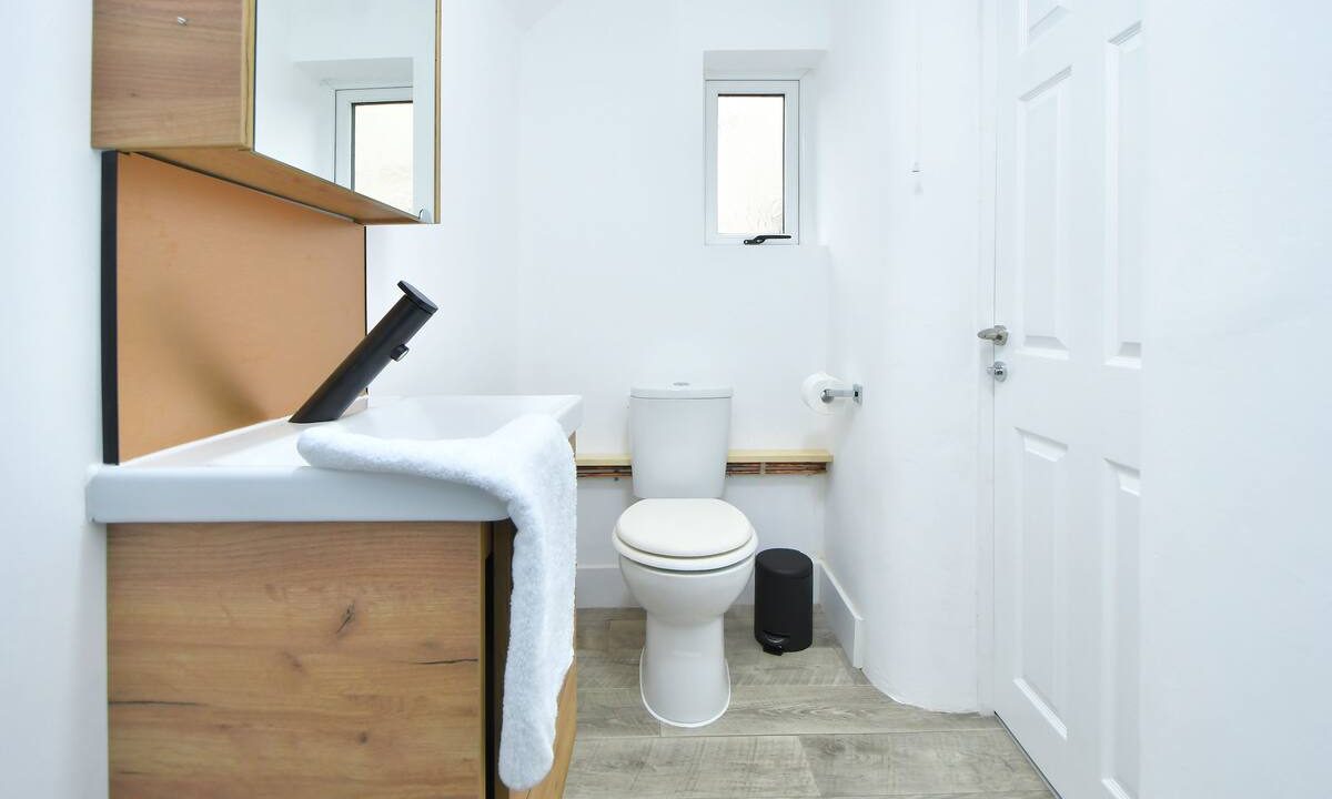 a6c5c393-e90a-414b-857b-19aed8c8e5a3