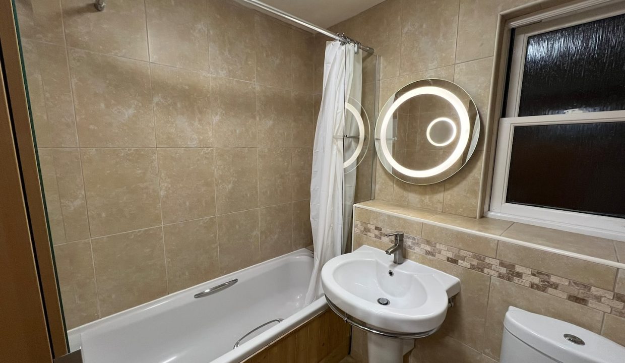 0420a786-859c-4d85-b05a-bb1bd5b9fb7b[1]