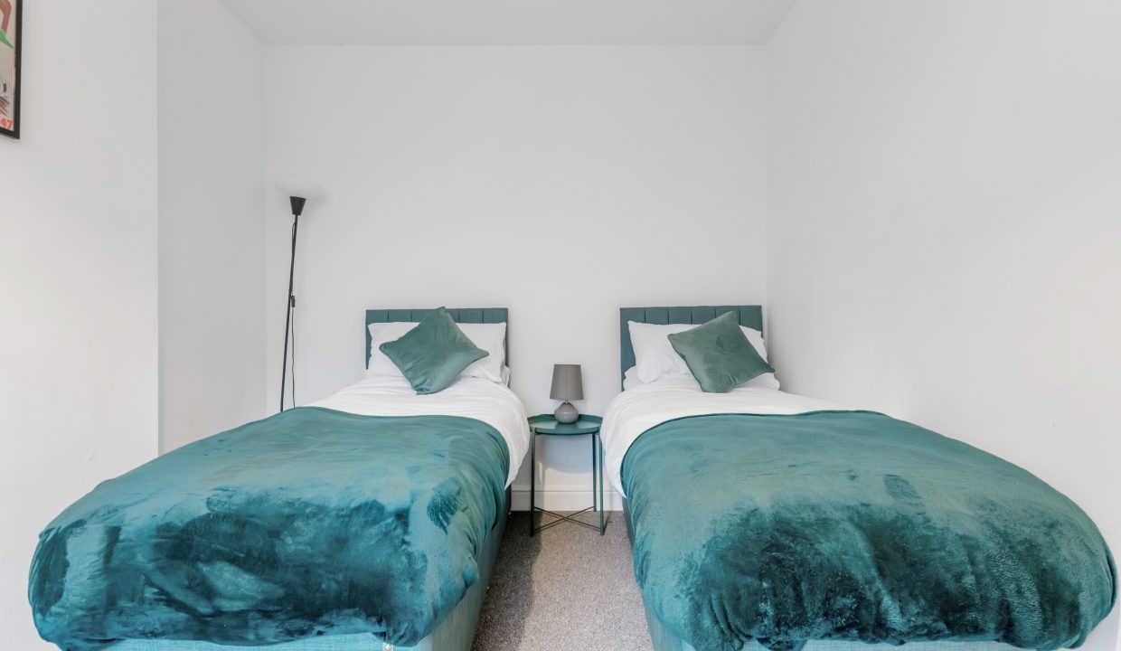 111 radfod blvd-hi-11