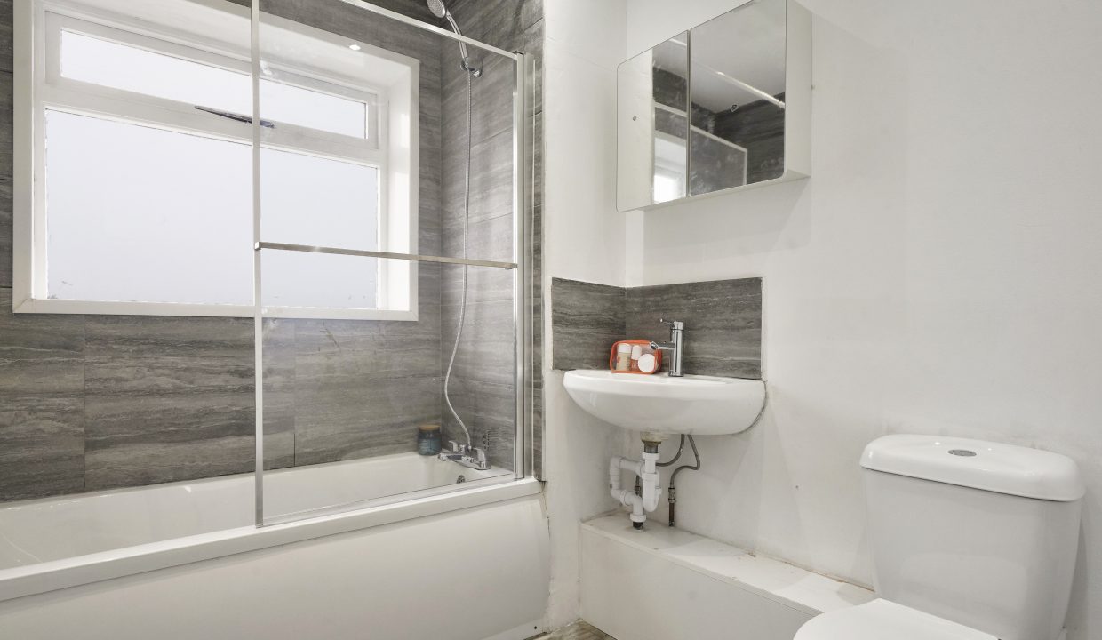 55A Nuxley Road - rJacboKLtW1BOfgZZGnU