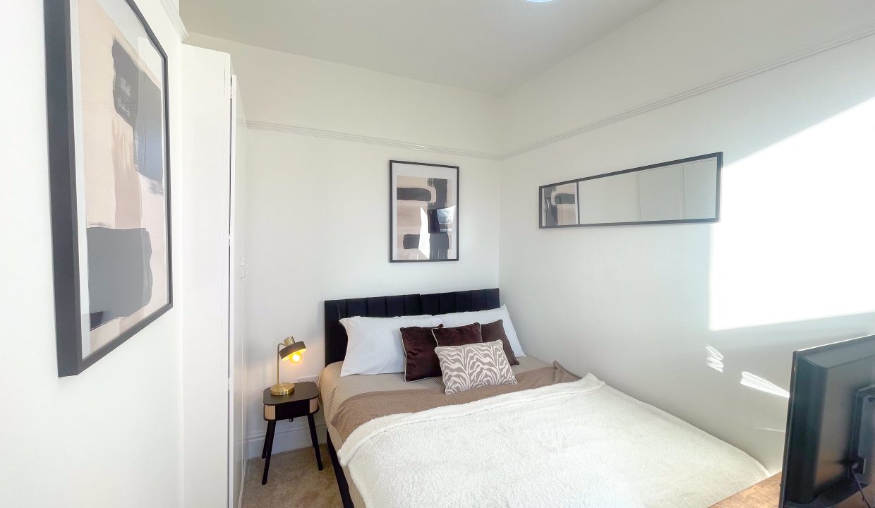 89110159-5B2C-40F5-9CEC-6E6D252C114A