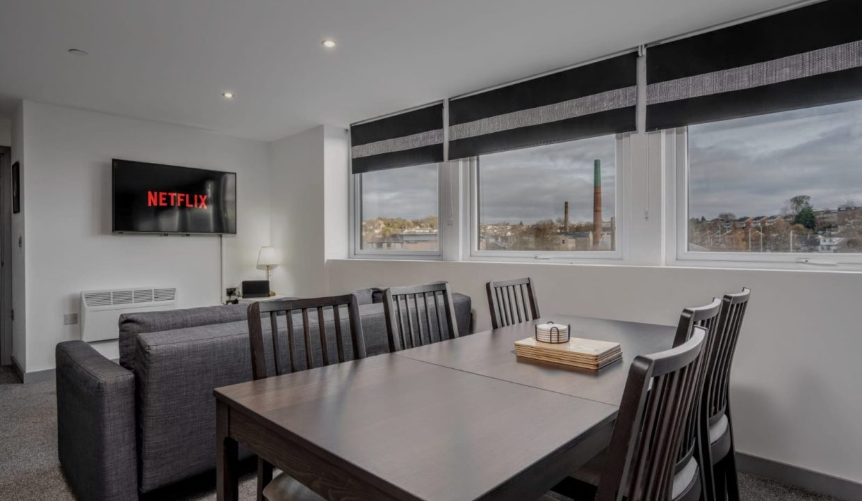 overview of dninig and couch