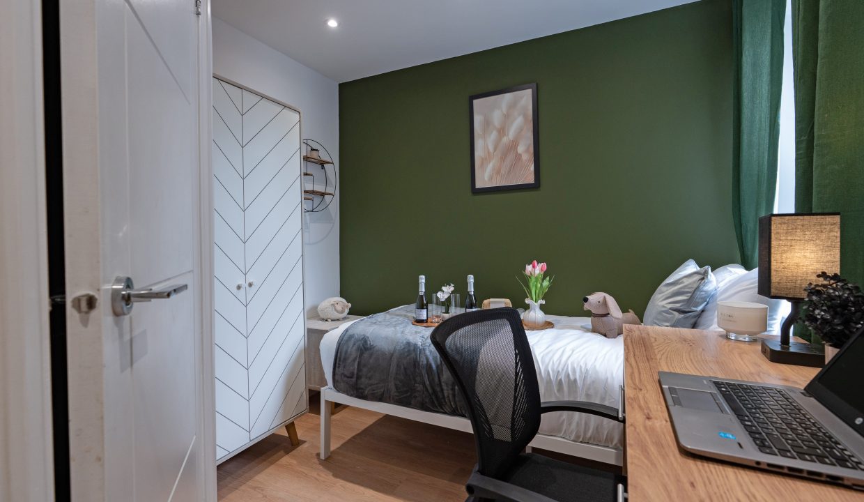 19 Essex Rd Bognor-7405608