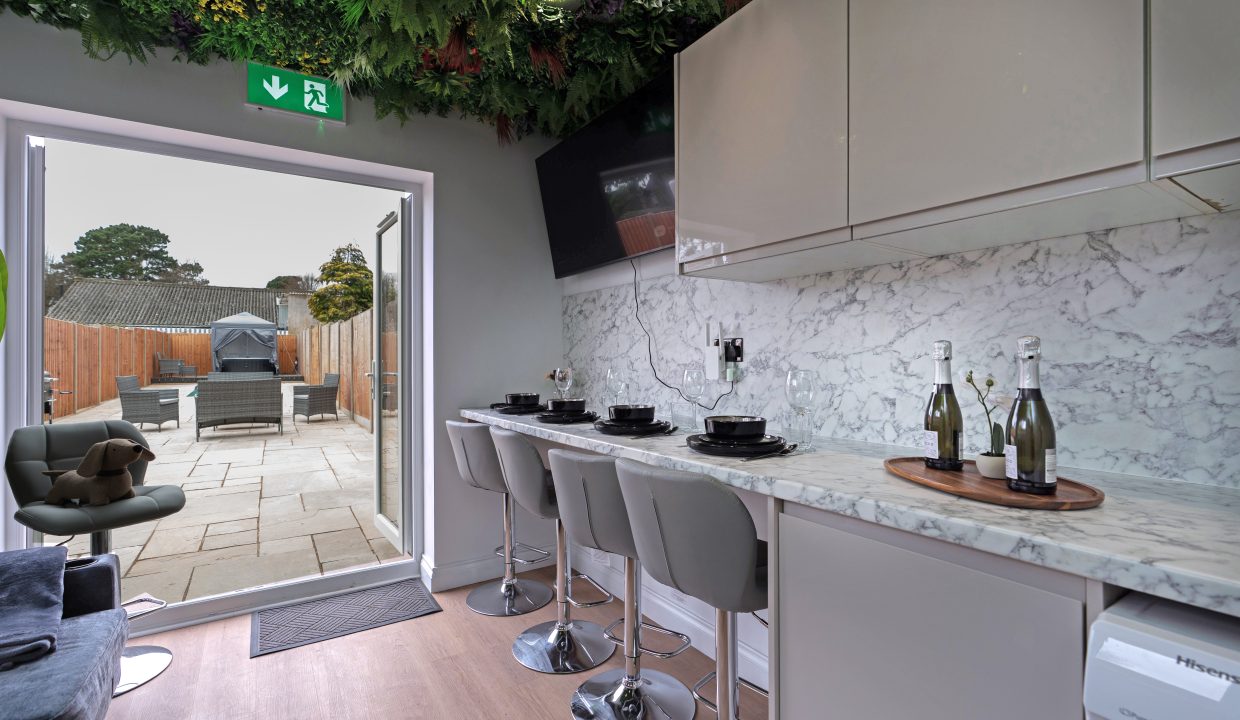 19 Essex Rd Bognor-7405682