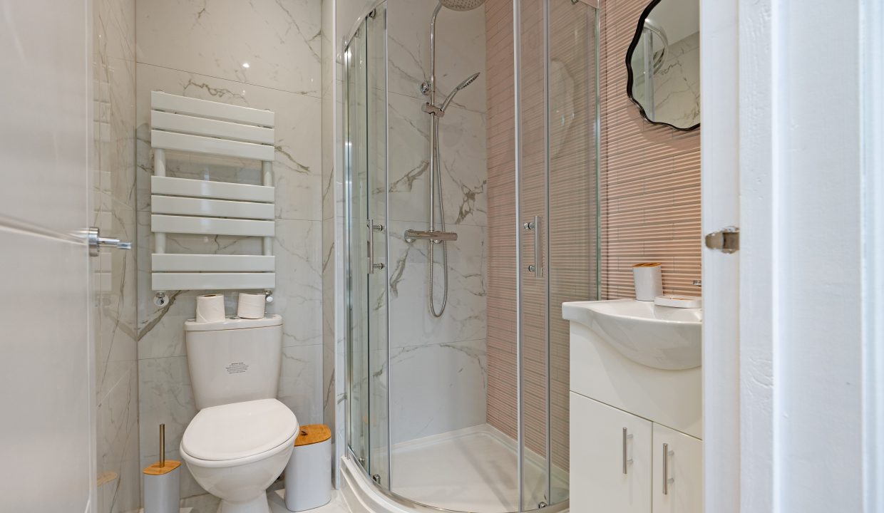 19 Essex Rd Bognor-7405761