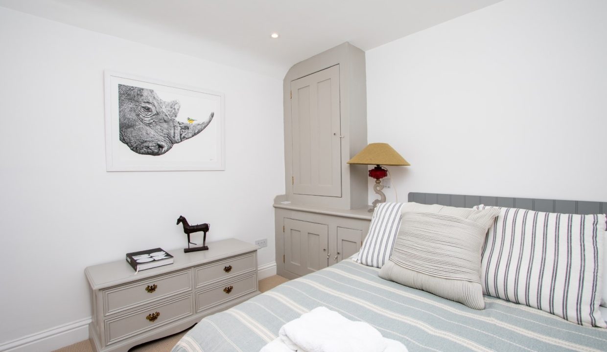 2447a71a116cba3c2fa95388abdd6784-full