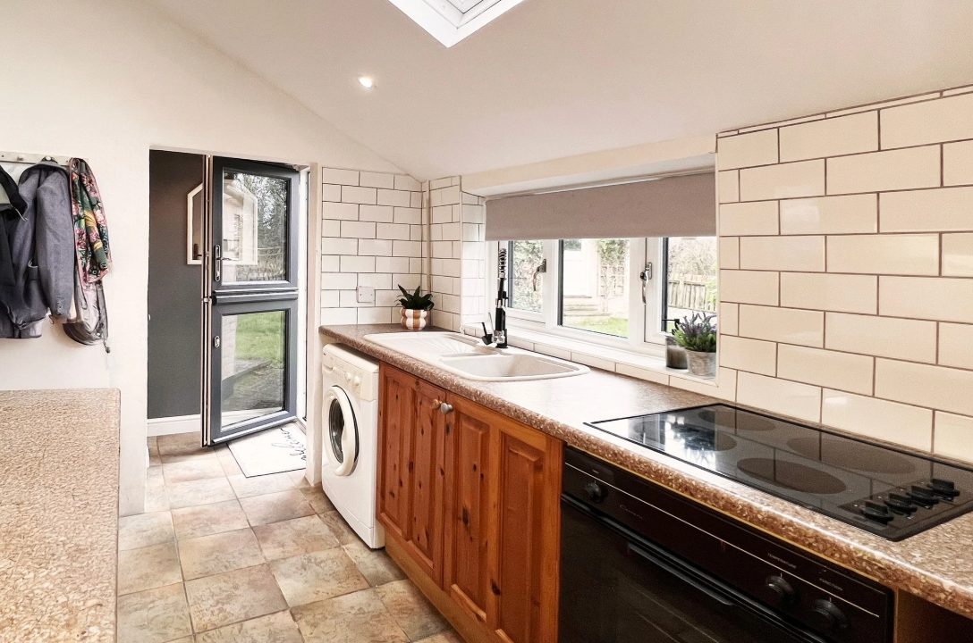 66307a0c882a4698f1a297916d03d91d-full