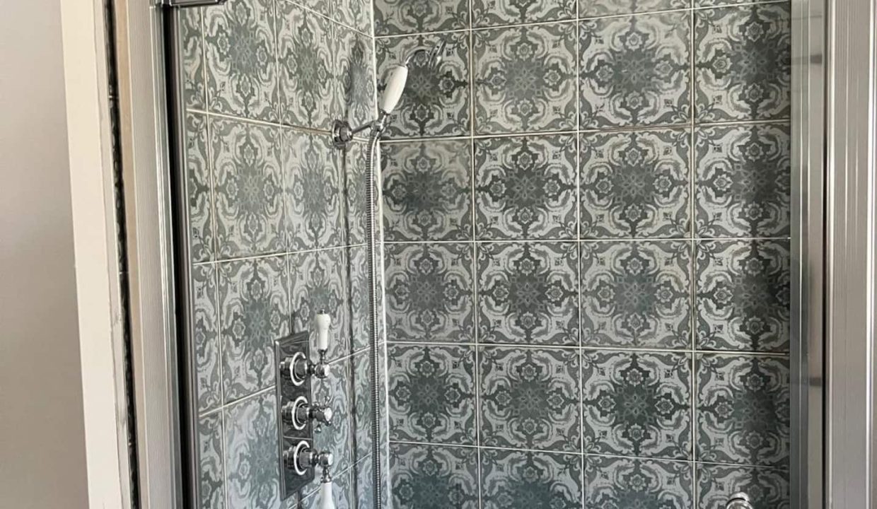 8132d7ed-8b09-4e33-b433-18413d0b55d3[1]