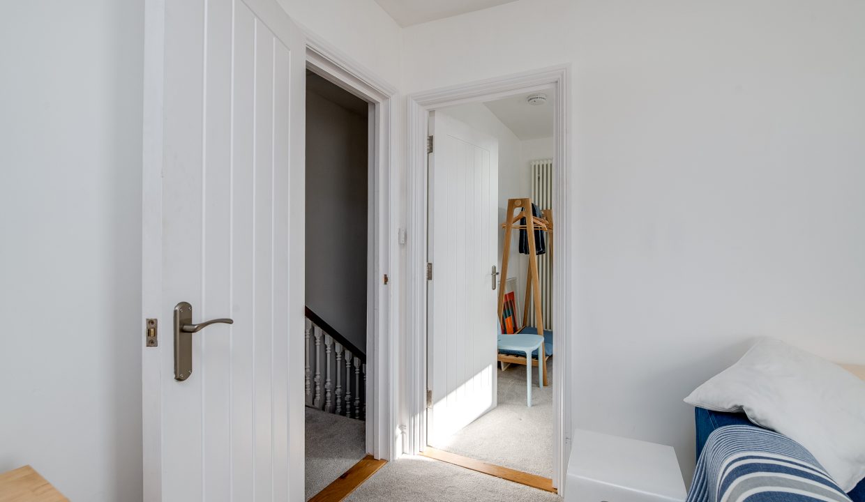 Flat 3, 42 Whitwell Road, Southsea 04.11.22-26