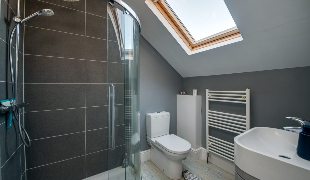 Flat 3, 42 Whitwell Road, Southsea 04.11.22-45