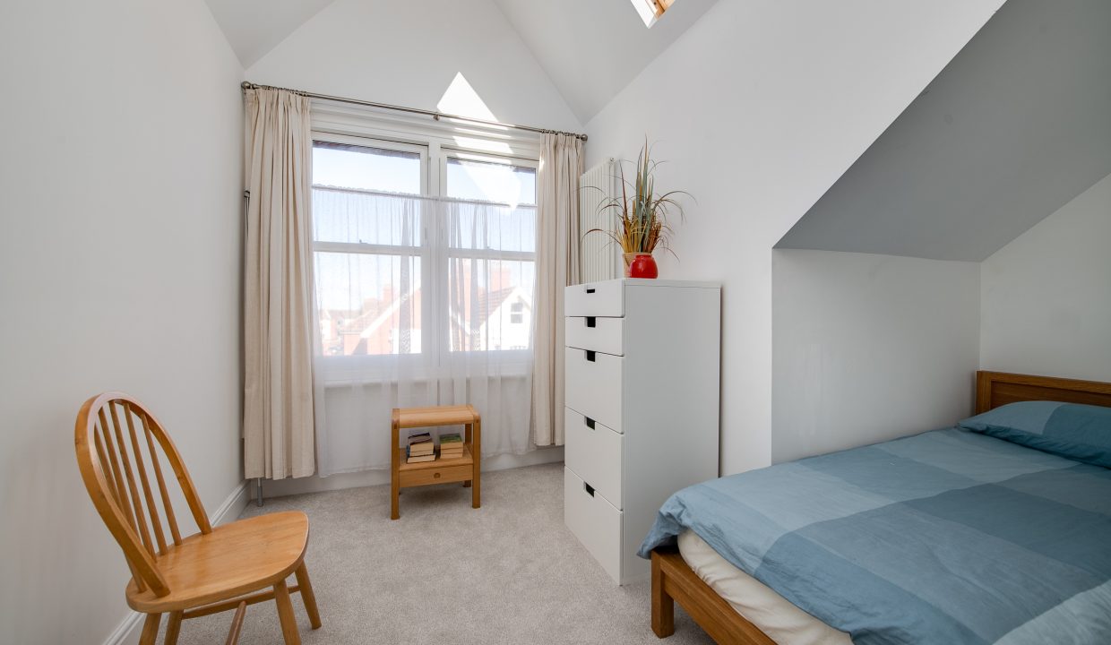 Flat 3, 42 Whitwell Road, Southsea 04.11.22-51