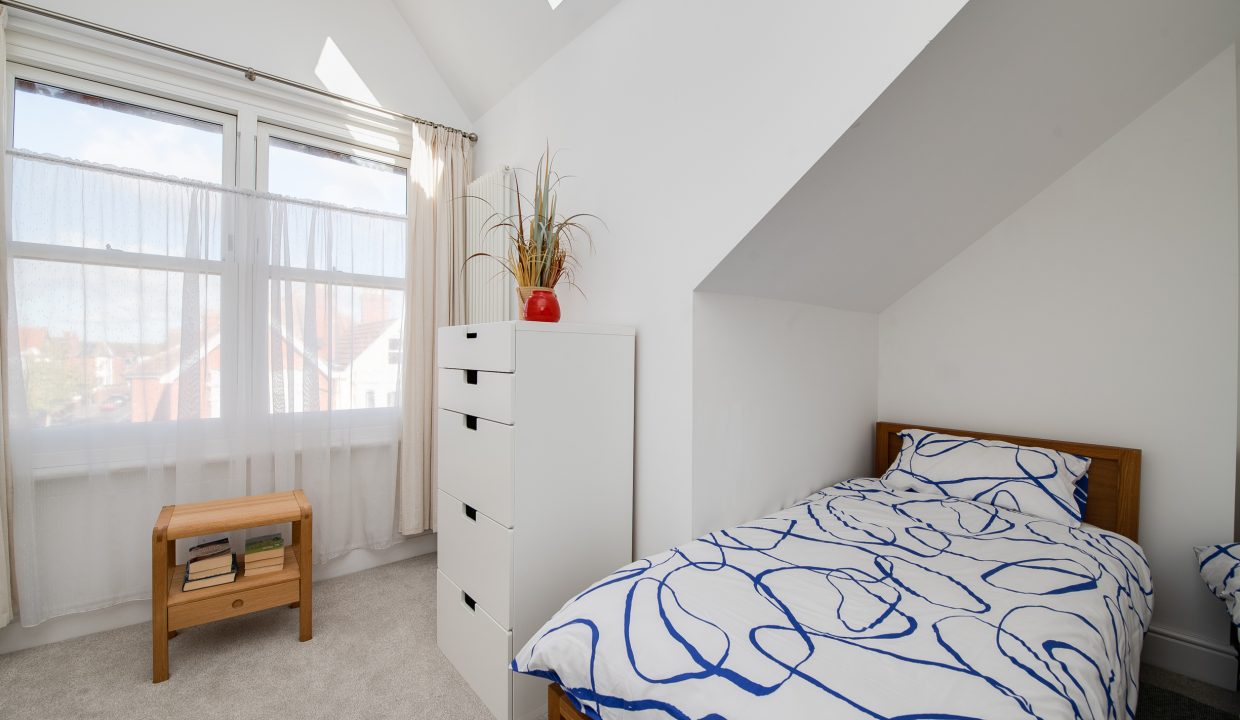 Flat 3, 42 Whitwell Road, Southsea 04.11.22-71