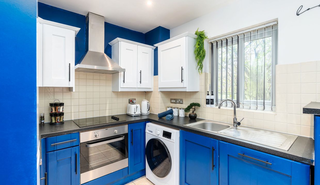 fully-equipped-kitchen-canterbury-road-contractor-booking